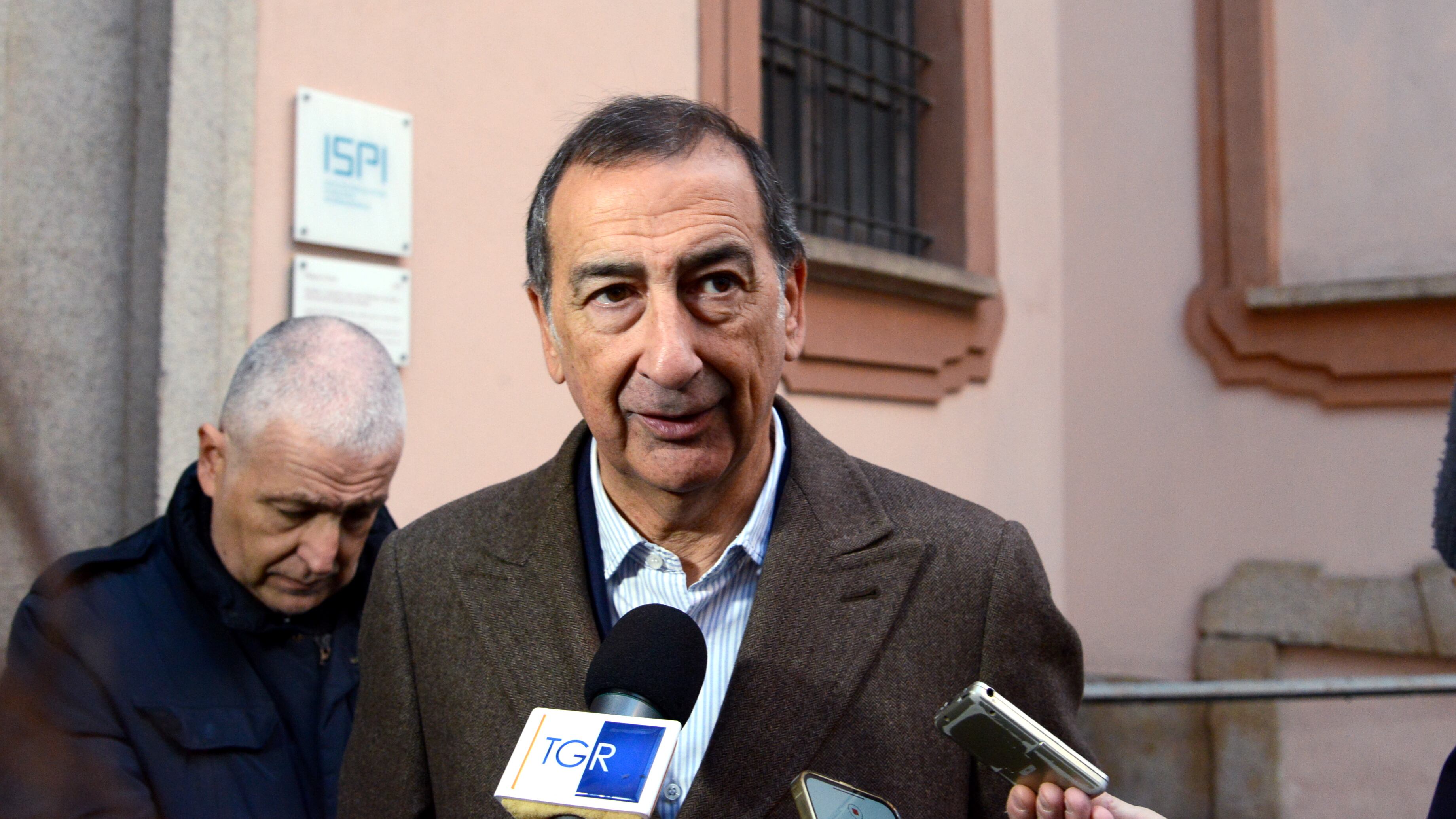 Il sindaco: "Allarme Bilancio". E sbaglia i conti sulle multe
