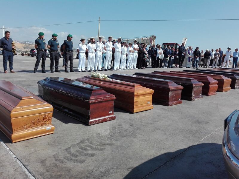 Arrivate a Porto Empedocle le salme delle vittime di Lampedusa  1