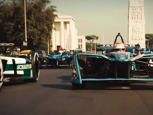 I bolidi elettrici alla conquista della Capitale. Bagno di folla e successo per il primo E-Prix