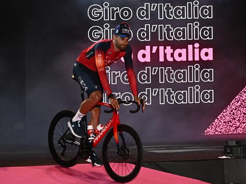 Un Giro grandi firme. Roglic sfida Evenepoel tra salite e cronometro