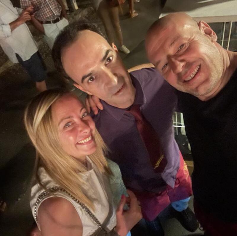 Meloni, Salvini e famiglie a cena in un'osteria toscana 1