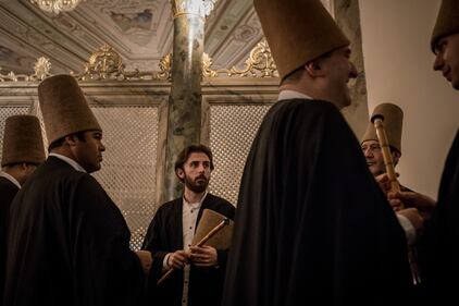 A Istanbul si commemora l'anniversario della morte di Mevlana 3