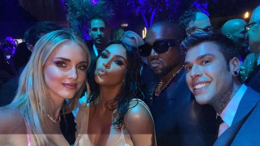 Fedez e Chiara Ferragni agli Oscar, imbarazzo di Kim Kardashian per le parole del rapper