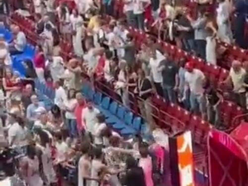Tifoso insulta Teodosic poi scoppia la rissa: alta tensione in Olimpia Milano-Virtus Bologna