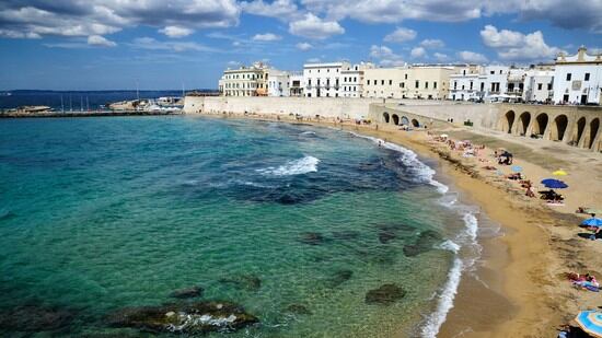 Gallipoli, posto sul balcone affittato per dieci euro