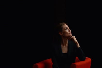 Angelina Jolie, sexy e impegnata 12