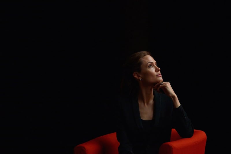 Angelina Jolie, sexy e impegnata 12