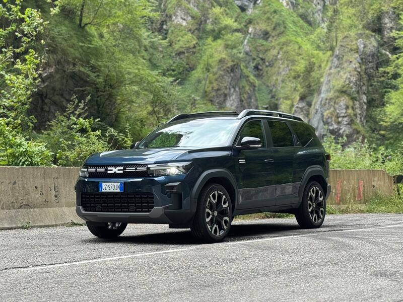 Dacia Bigster Hybrid: guarda la gallery del nuovo SUV ibrido full 18