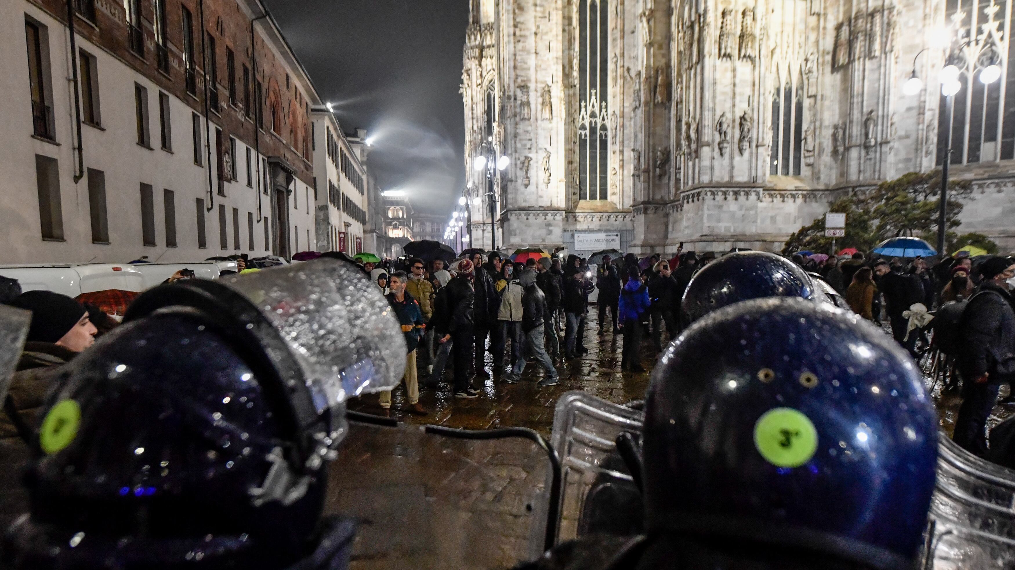 "Borsa da shopping e scontrino": il manuale dei no pass per le proteste