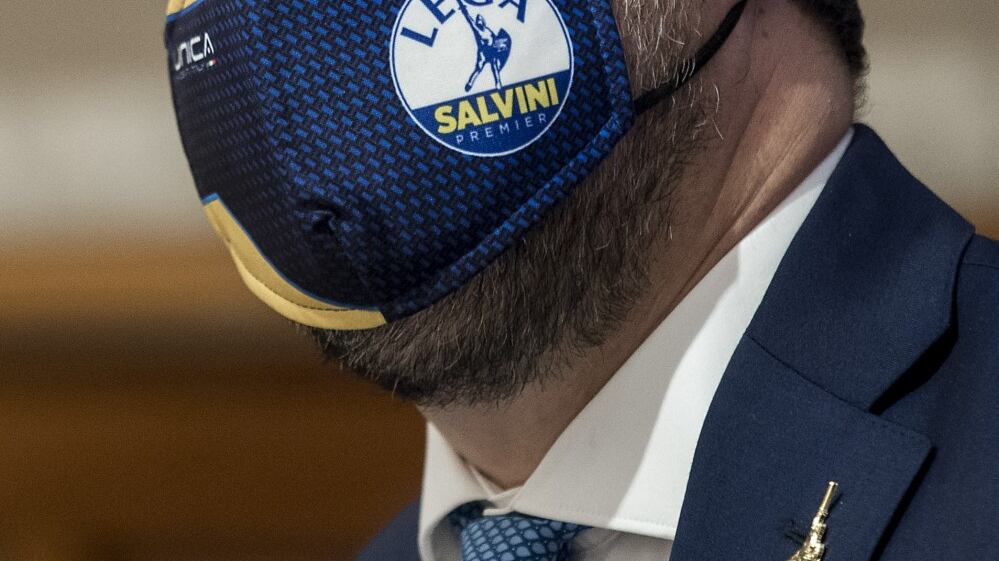 Il cinguettio della politica: i più attivi sono i due Matteo
