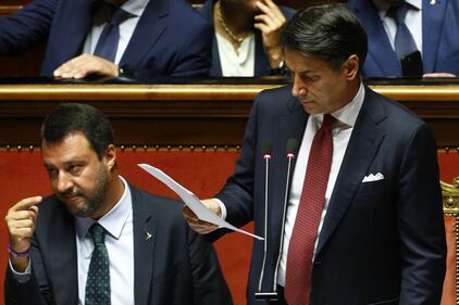 Crisi di governo, la gestualità di Matteo Salvini 6