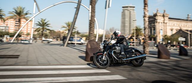 Moto Guzzi California 1400 Custom 1