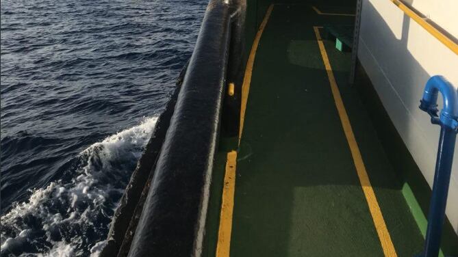 Ecco la nave delle Ong italiane. È sfida sulla pelle dei disperati