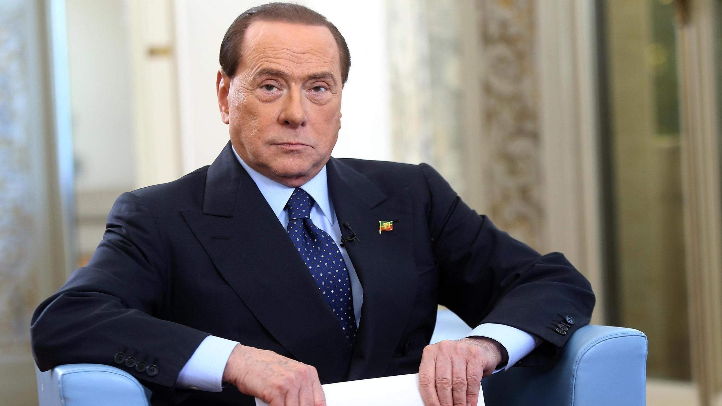 Elezioni, il Cav: "A chi pensa di non votare dirò di aprire gli occhi"