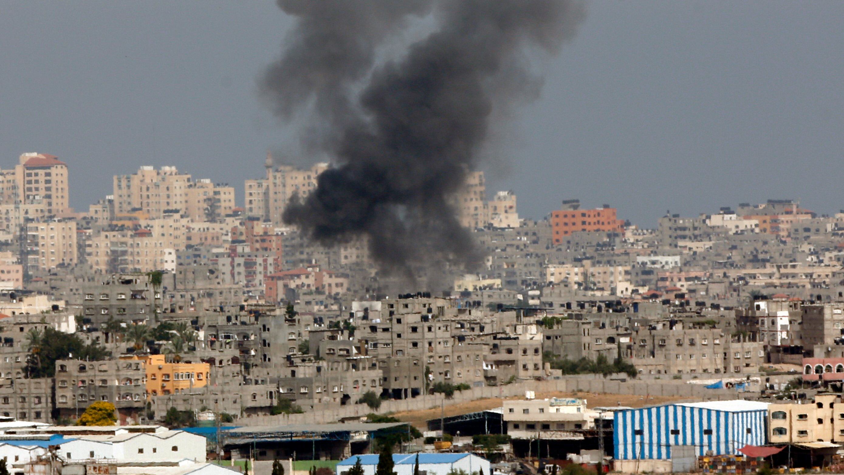 Gaza, nei raid più di 130 morti Bombe su orfanotrofio: tre bambini tra le vittime