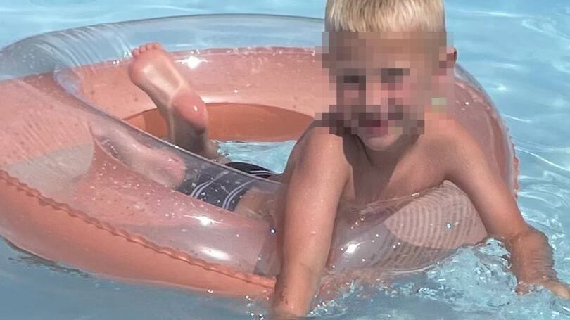 Bimbo di 5 anni morto schiacciato da uno specchio: sul caso si apre un'inchiesta