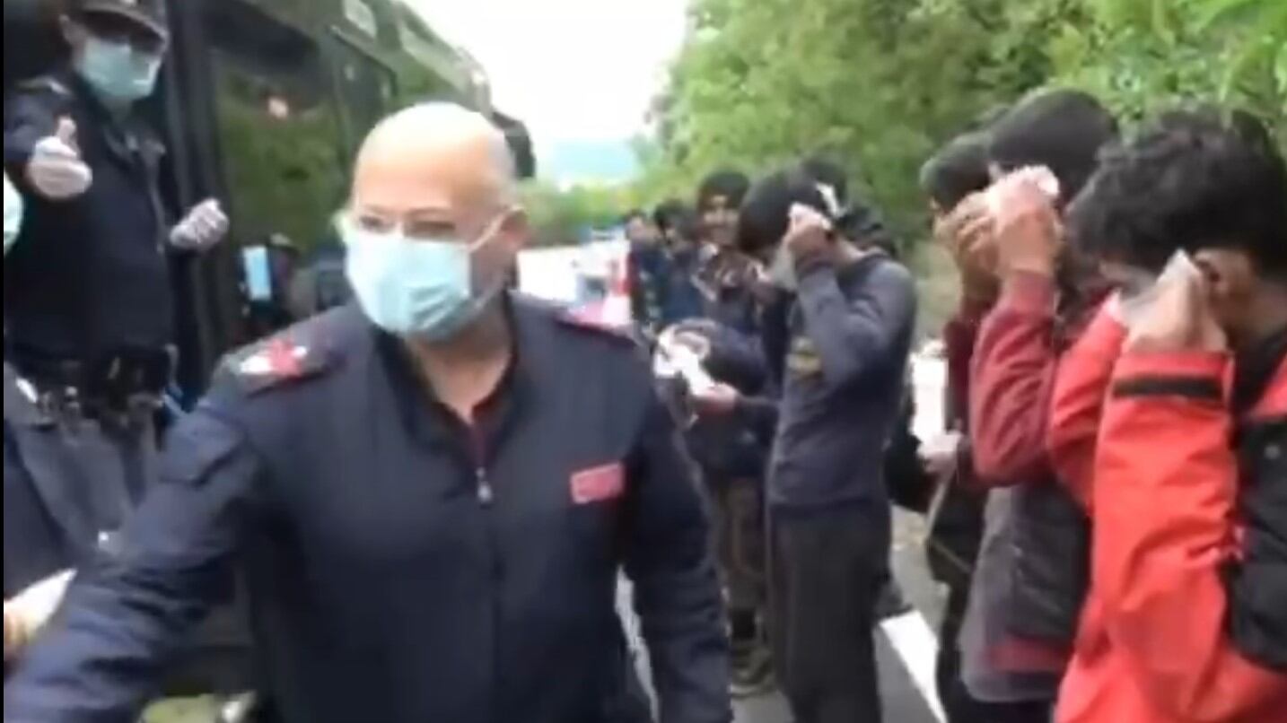 Clandestini dilagano nel Nordest, Meloni: "Restituirli a Slovenia"