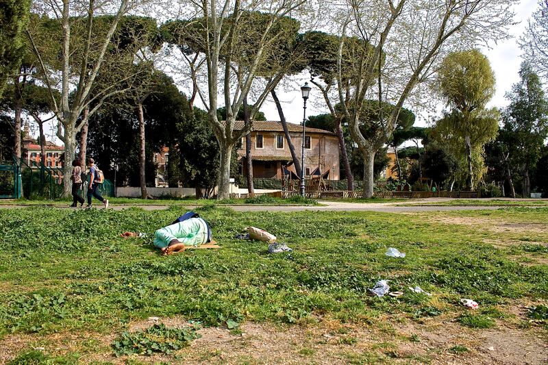 Risse e degrado: l’area giochi di Colle Oppio 8