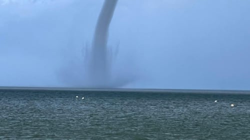 Tromba d'aria sul lago di Garda 4