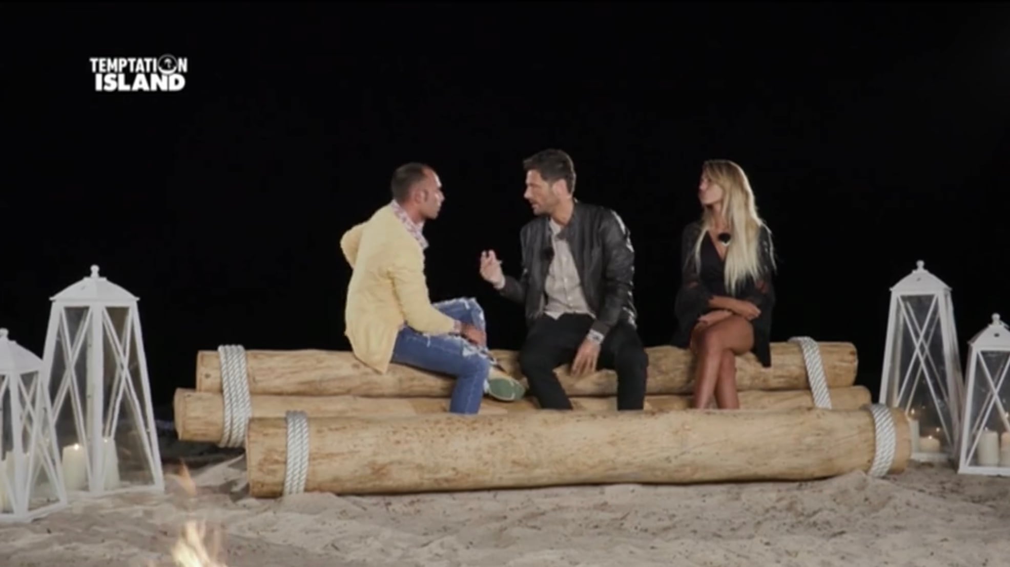 A Temptation Island finisce male tra Ciavy e Valeria: "Fai schifo, non hai dignità". Bisciglia costretto a intervenire