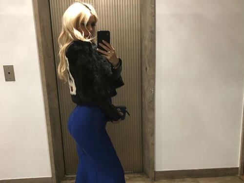 Wanda Nara, sexy in abito da sera