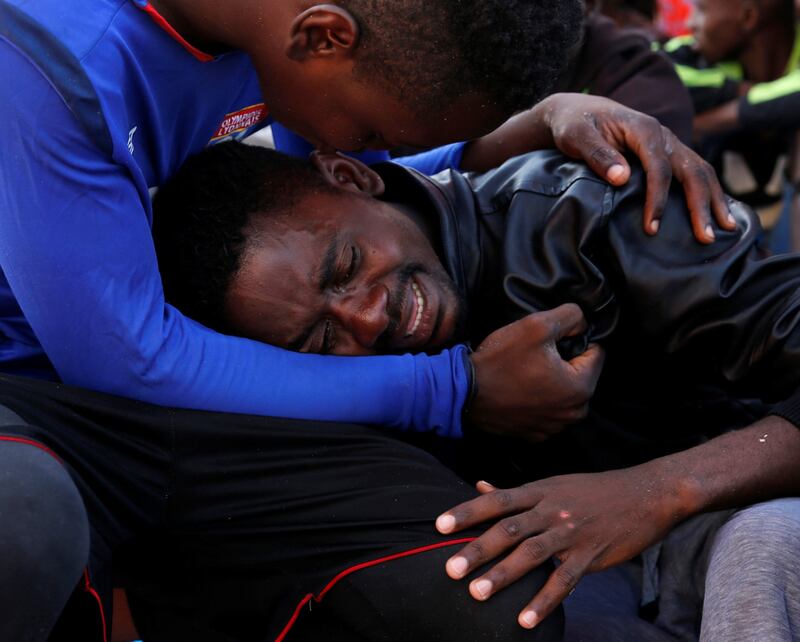 Migranti, il lavoro dei soccorritori nel Mediterraneo 16