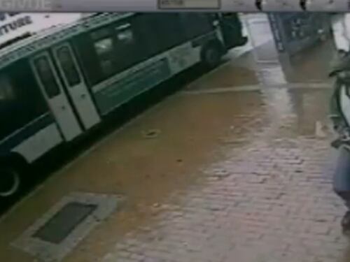 Poliziotti aggrediti nel Queens a New York