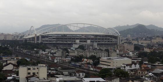 Rio, stadio a rischio crollo 5