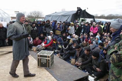 L'Amleto di Shakespeare in scena nella Giungla di Calais 8