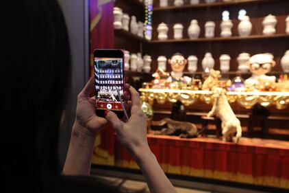 Natale alla Rinascente con le vetrine di Dolce & Gabbana 4