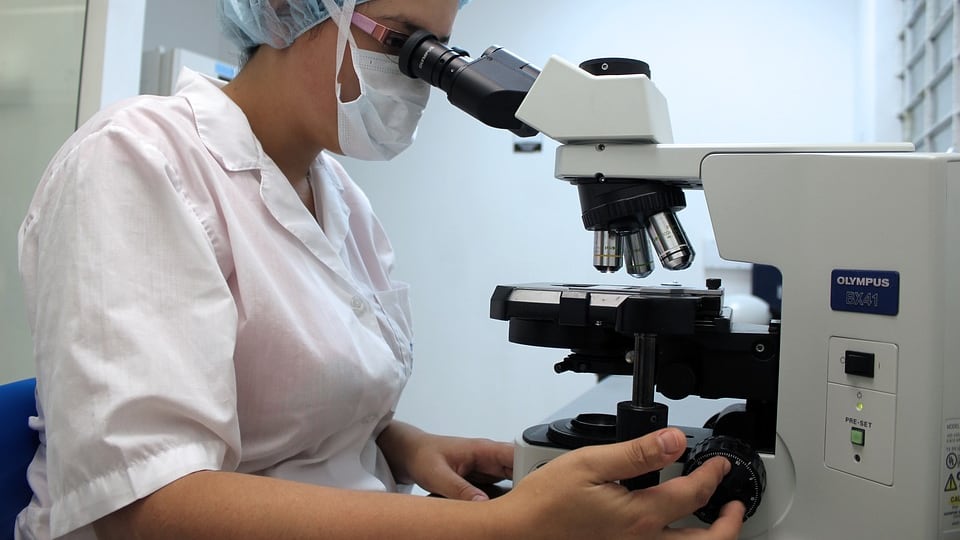 Macché modello Italia. Siamo ultimi al mondo su aiuti e tracciamento