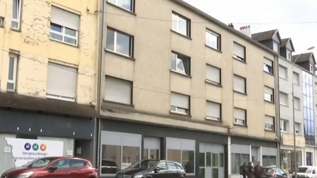 Il banco di tortura, i recinti, ma la donna appare "sana": il giallo sul sequestr in Francia
