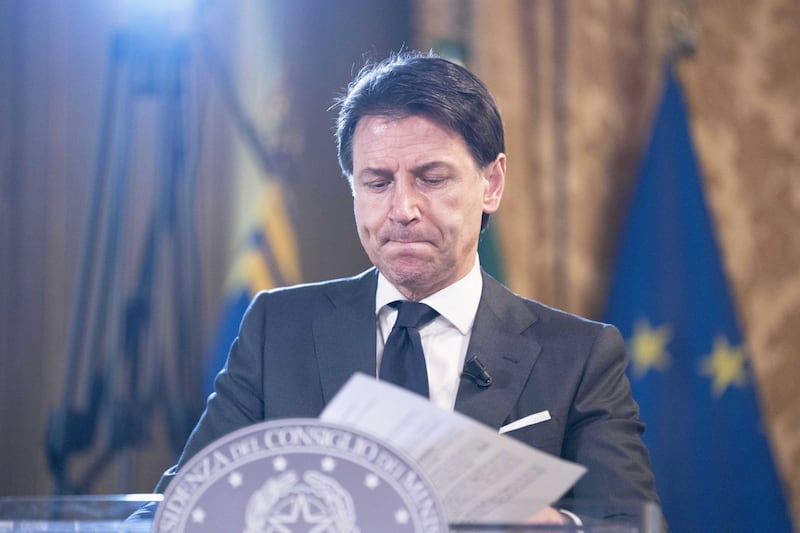 Democrazia sospesa