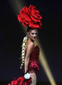 Le bellezze sfilano a Miss Universo 2019 8