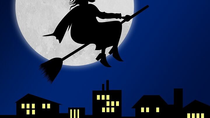 Arriva la Befana. La vecchia signora che porta dolci e carbone