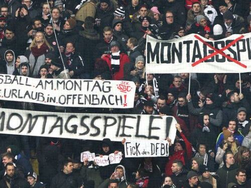 La Bundesliga spacca in due il popolo del pallone