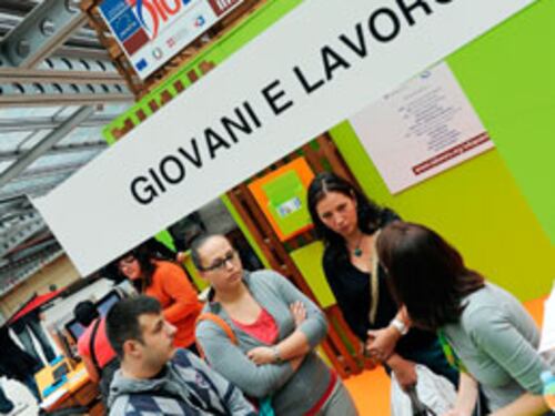 Il lavoro ai giovani? Pensate alle imprese