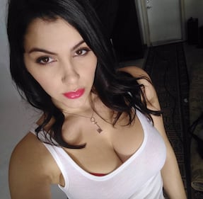 Valentina Nappi, selfie hot da coniglietta 29