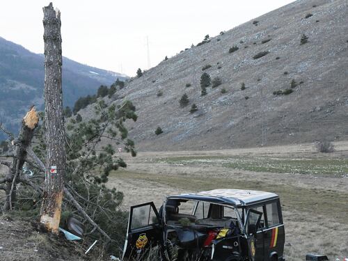 Abruzzo, fuori strada pullman con squadra giovanile di rugby: un morto e sette feriti