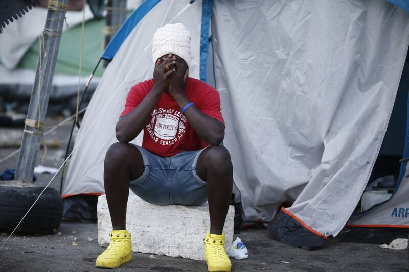 Blitz della polizia nella tendopoli dei migranti alla Stazione Tiburtina 13