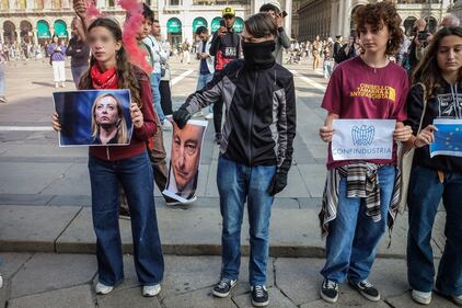 Corteo studentesco, a Milano la protesta contro Draghi e Meloni 4