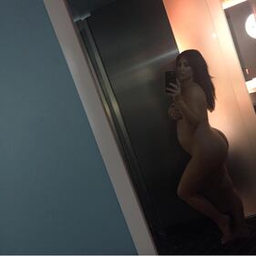 Le star che si fanno più selfie, da Madonna a Kim Kardashian 11