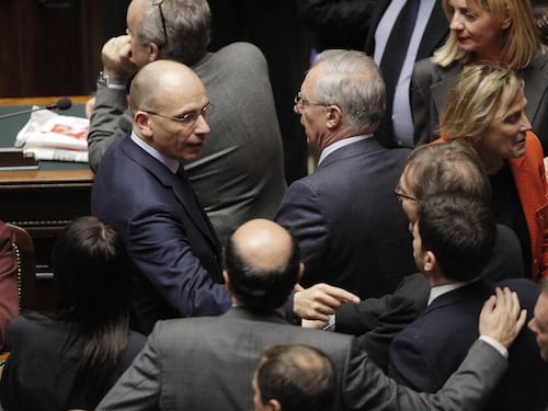 Letta nasconde crisi e tasse: "Ora rivedremo la Bossi-Fini"