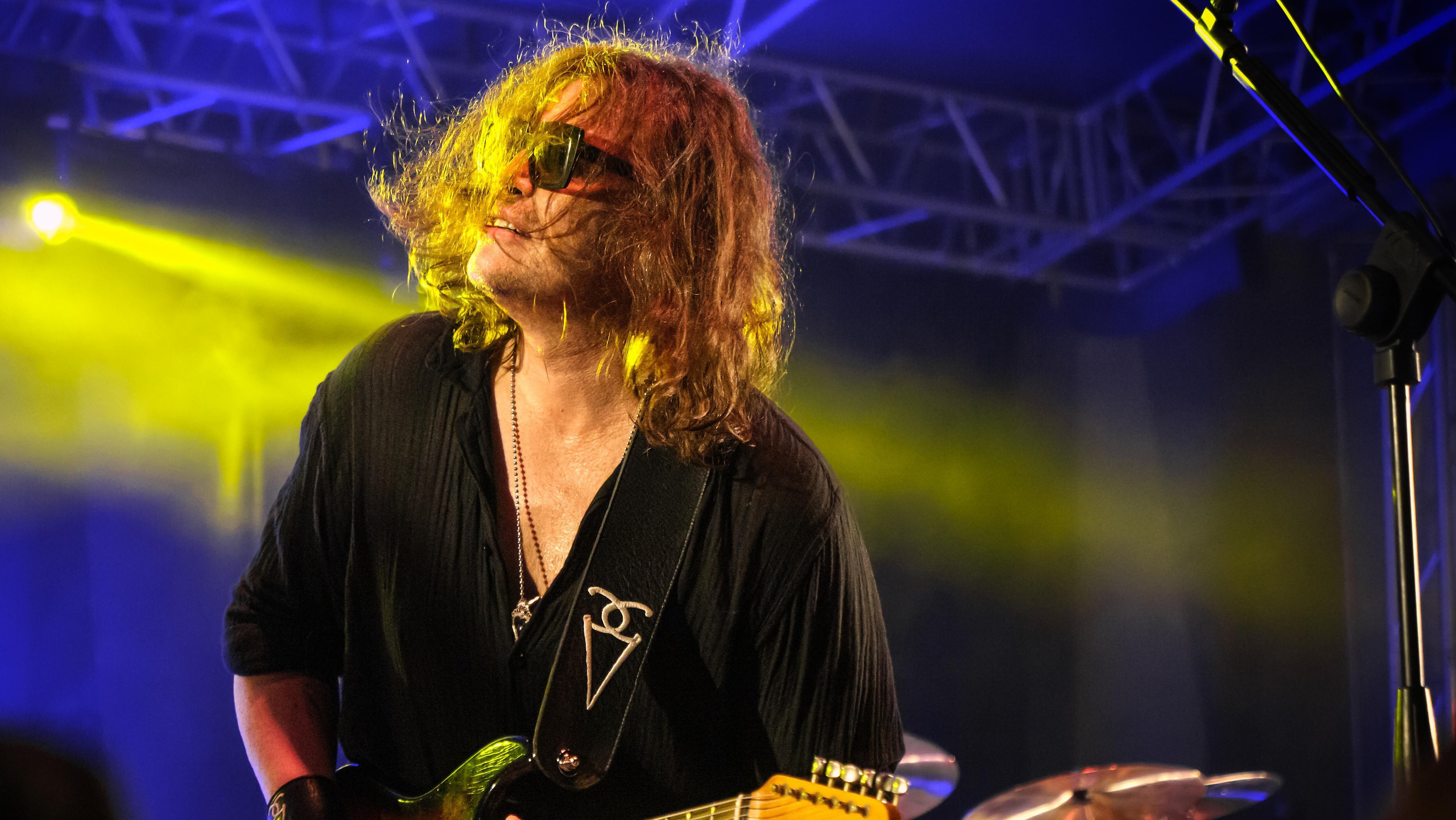 Gianluca Grignani: "Da esistenzialista umano canto residui di rock'n'roll"