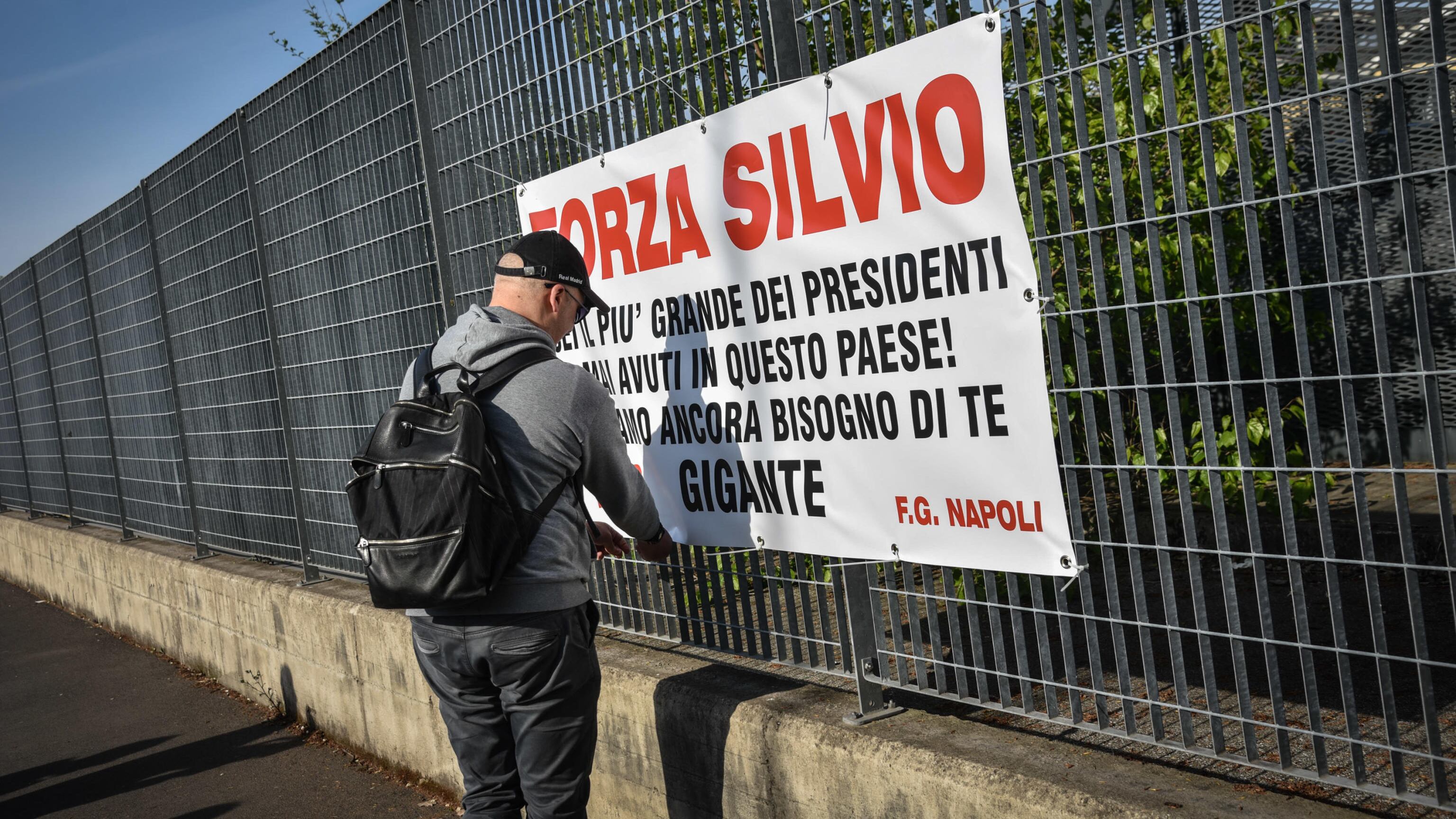Berlusconi in ospedale morde il freno: sabato l'intervento alla convention di FI