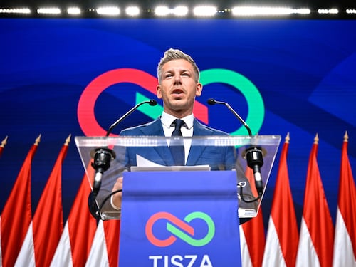 Magyar: "Basta isolamento. Voglio incontrare Meloni"