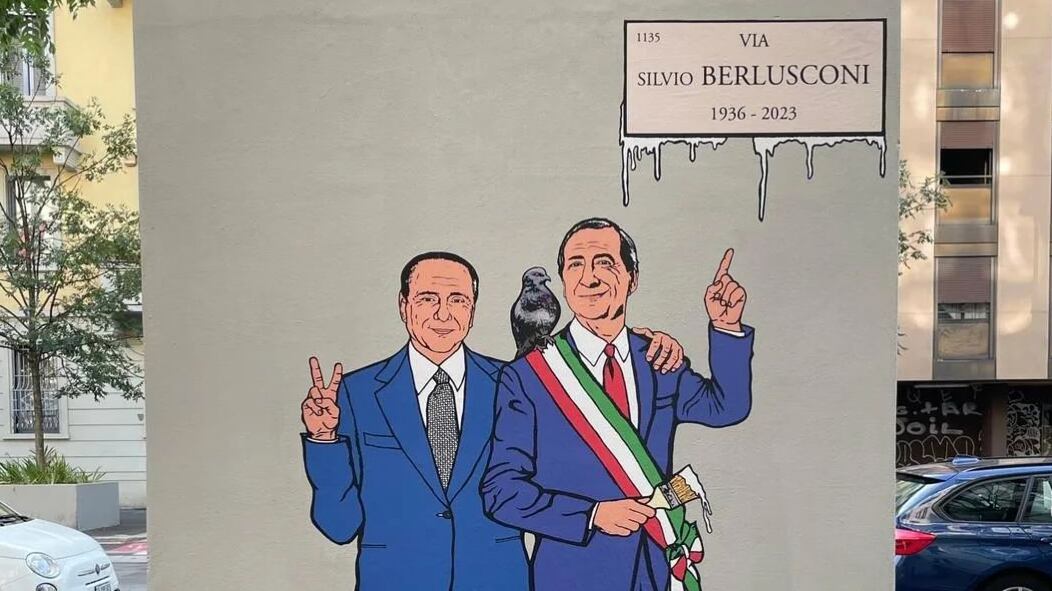 "Dove eravamo rimasti?". Nel nuovo murale di Milano il Cav ricompare con Sala