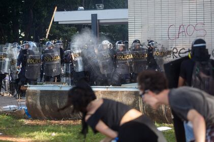 Violenze e scontri in Brasile 10