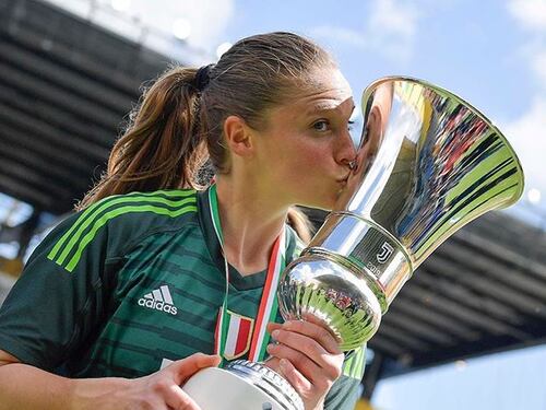 Laura Giuliani spopola sui social: gli scatti del portiere della Juventus femminile