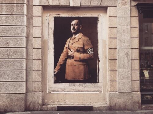 Su RadioTre va in onda il paragone choc: "Salvini come Hitler"